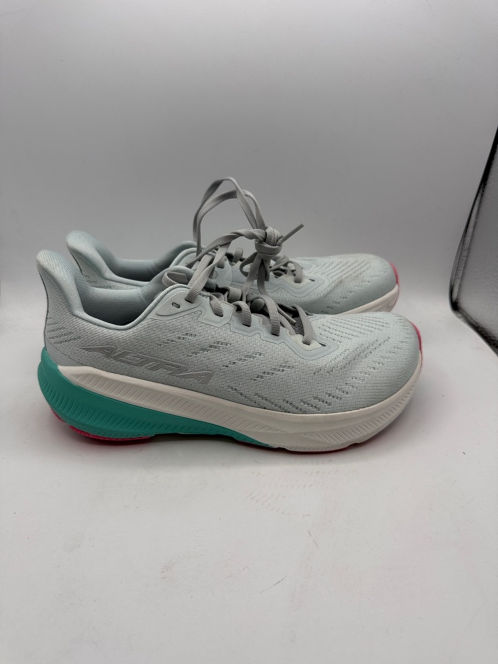 Altra Experience Flow women’s 9.5 Light Gray Athletic Running  with Teal S10